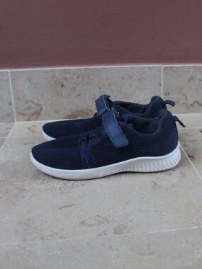 Nerteo Kid Shoes Running/Walking Sports Sneakers Knit Navy Blue size 2